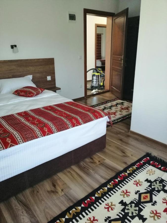 Pensiunea Plai Strabun Szurdok Kültér fotó